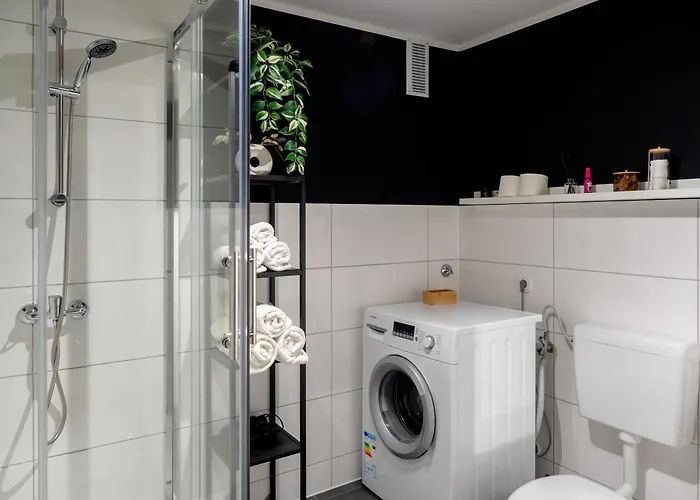 Queens Peak Apartman *